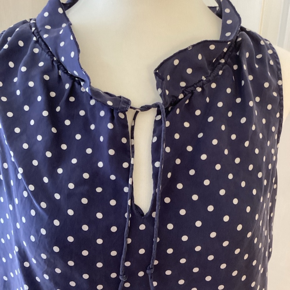 J. Crew Dark Blue and White Dot Sleeveless Blouse Sz 4 - Picture 2 of 8